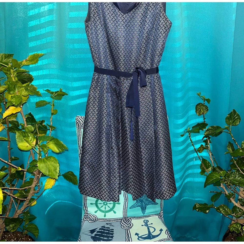 Tahari women’s evening gown navy blue and white size 6 NWOT